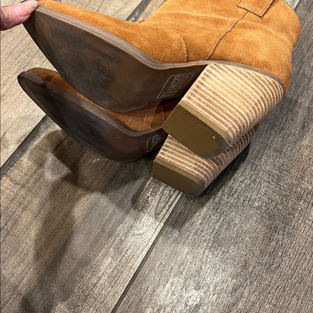 Dingo Brown Suede Ankle Boots - Picture 6 of 8
